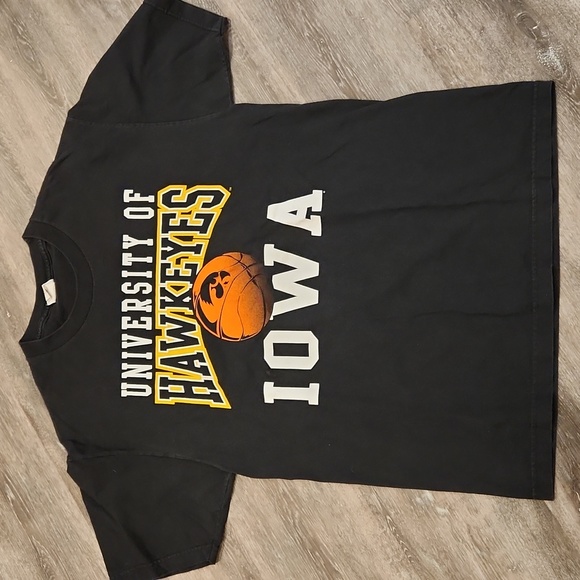 Other - Iowa Hawkeyes Basketball T-Shirt